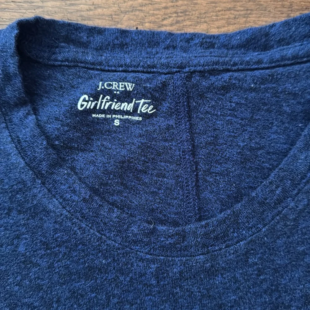 🧢 J. Crew Re-imagined heather indigo blue girlfriend tee. Size S. - Picture 3 of 6